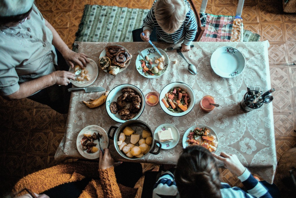 Family Dinner_Iris Kivisalu.jpg