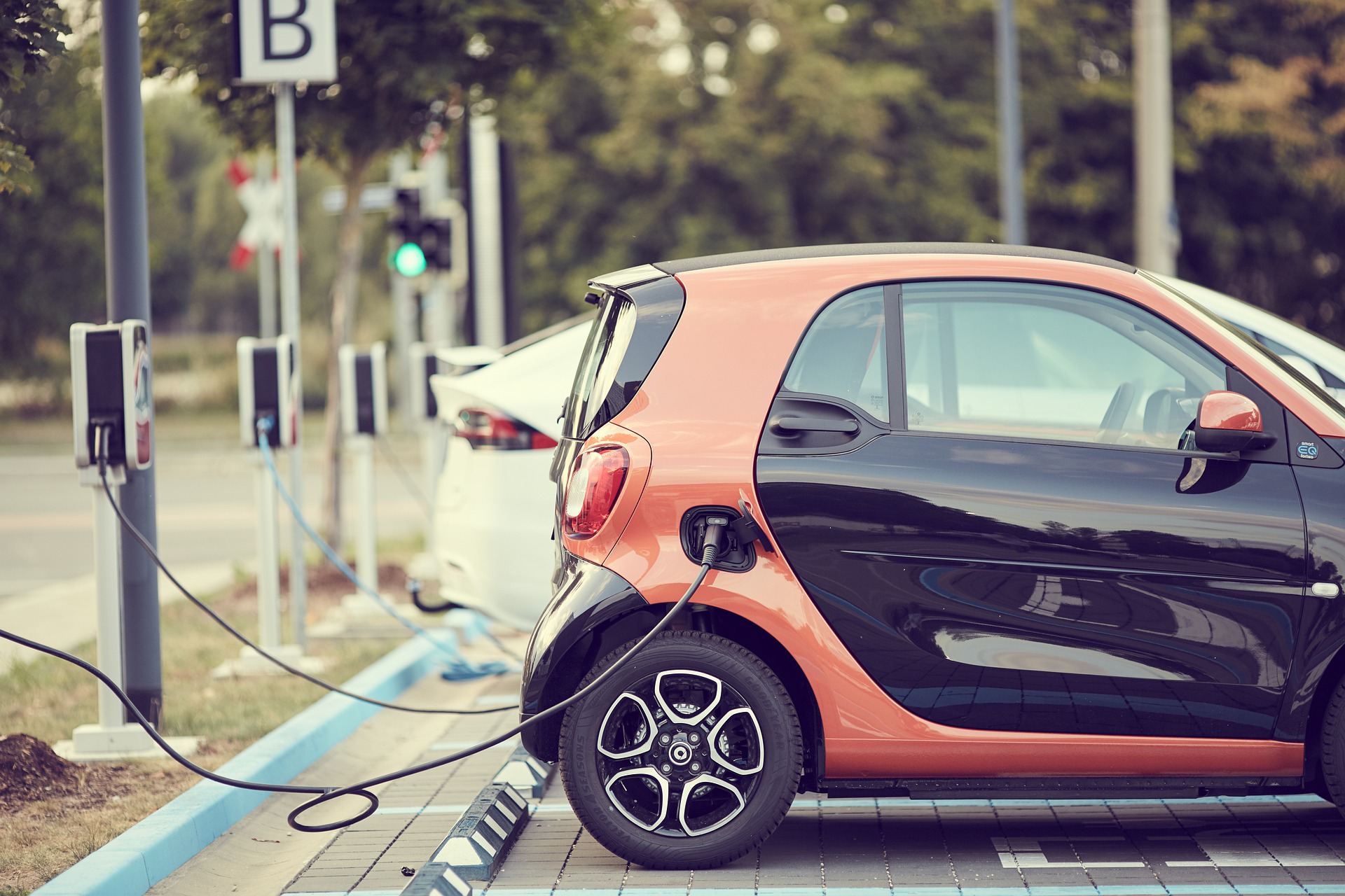 carsharing-4382651_1920.jpg